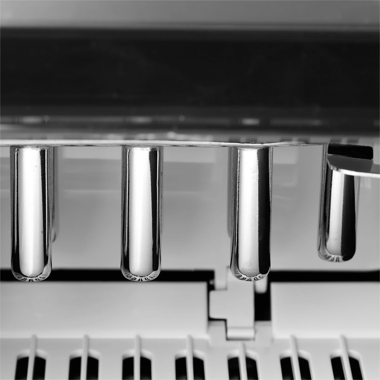 Eiswürfelmaschine 2.2L Edelstahl 7 Eiswürfelmaschine 2.2L Edelstahl – Bild 5