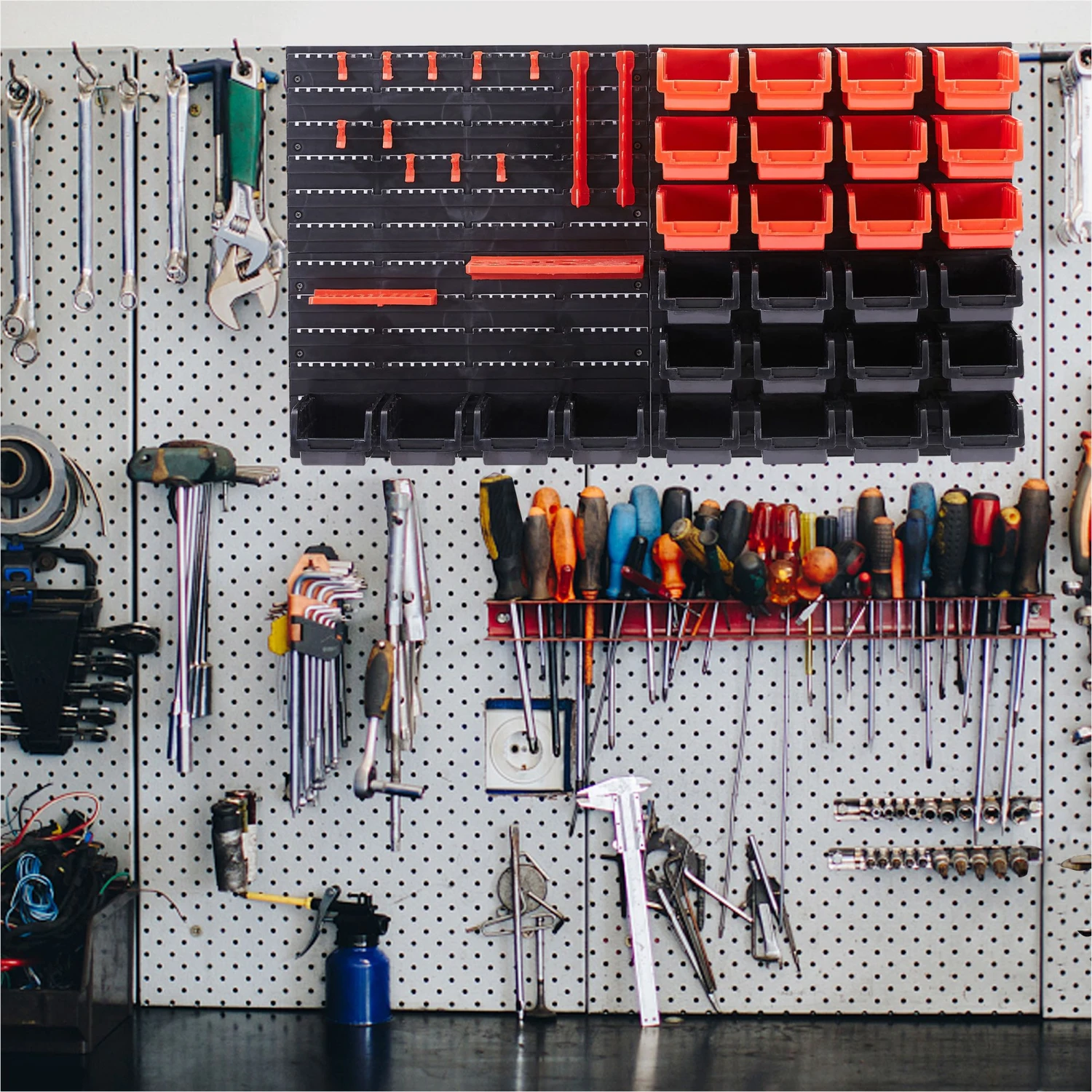 Werkzeugwand Mit 46 Stapelboxen 10 Werkzeugwand Mit 46 Stapelboxen – Bild 8
